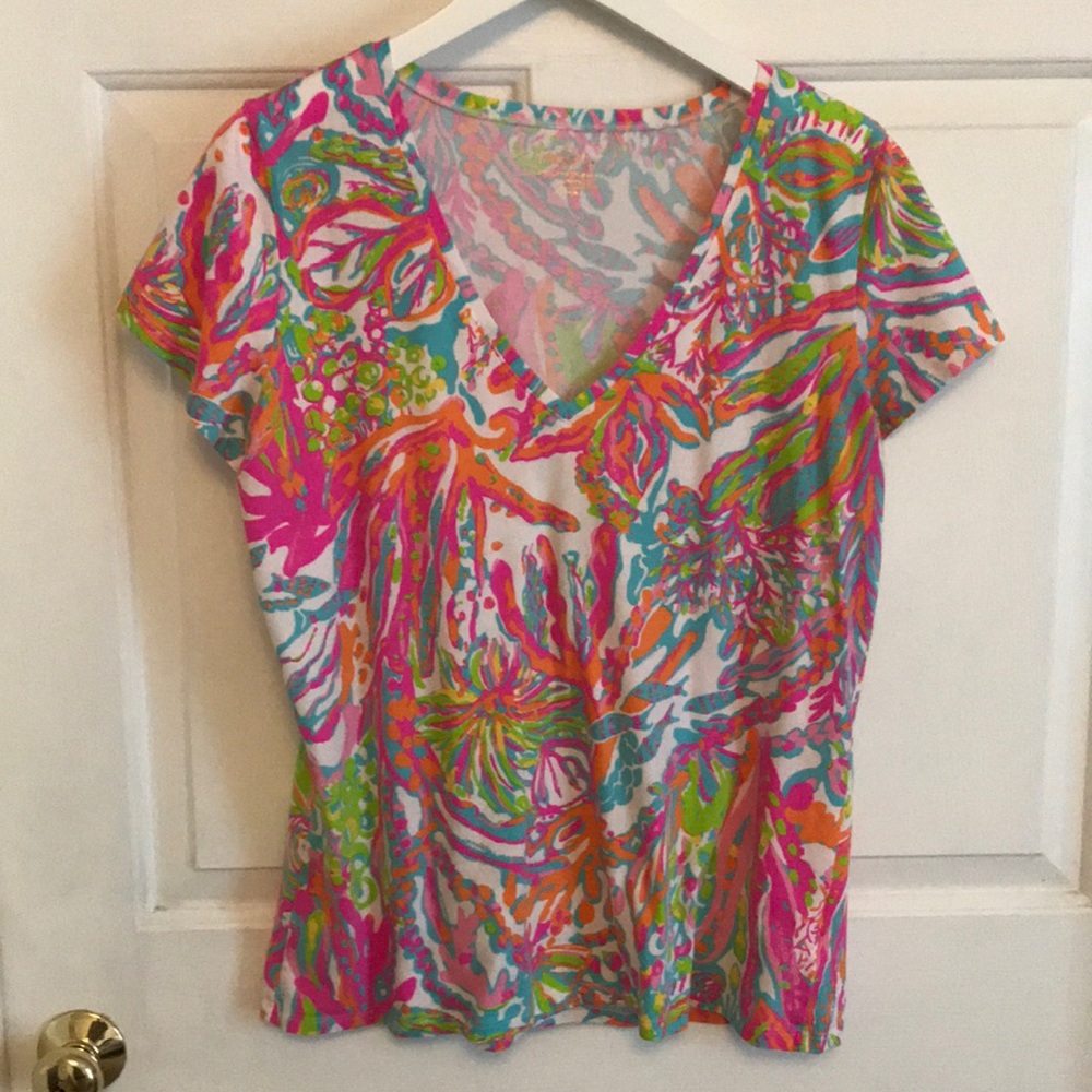 Lilly Pulitzer v-neck cotton tee